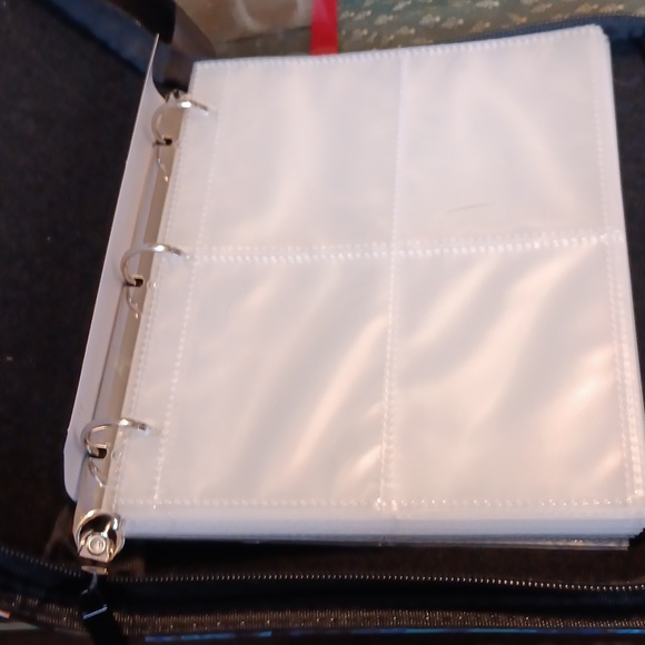 POKEMON CARD BINDER - Picture 3 of 3